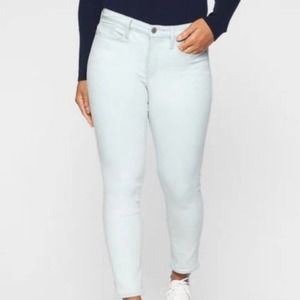 Athleta Sculptek Skinny Crop Jeans in Biscayne Wash Size 6P